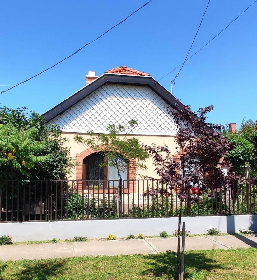 Bundik Vendeghaz Appartement Berettyóújfalu Buitenkant foto