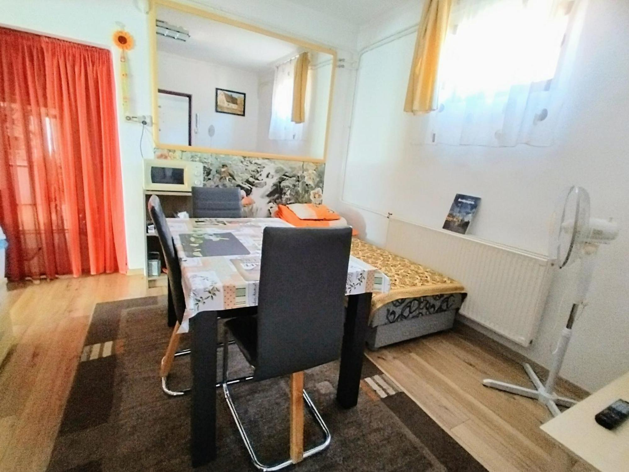 Bundik Vendeghaz Appartement Berettyóújfalu Buitenkant foto