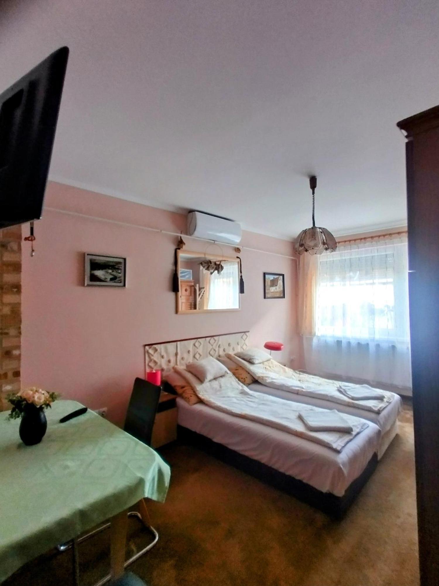 Bundik Vendeghaz Appartement Berettyóújfalu Buitenkant foto